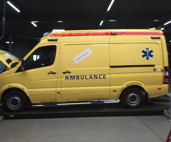 ambulance-reparatie 02